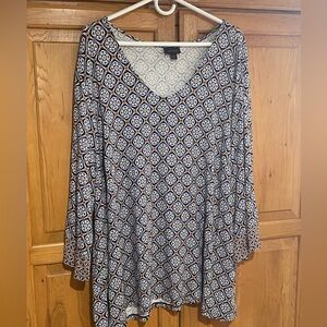 Jjill top size 4X in tile motif with 3/4 sleeves